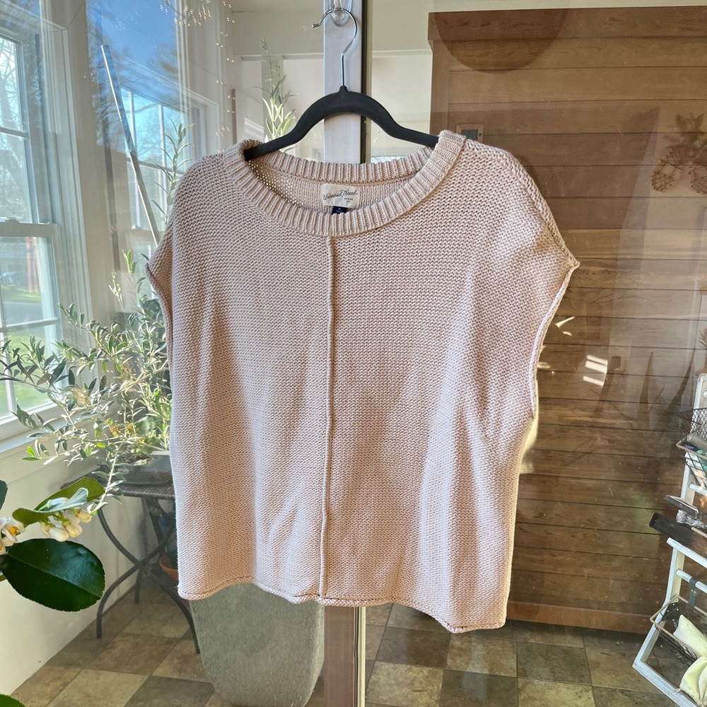 Universal Threads sweater vest
